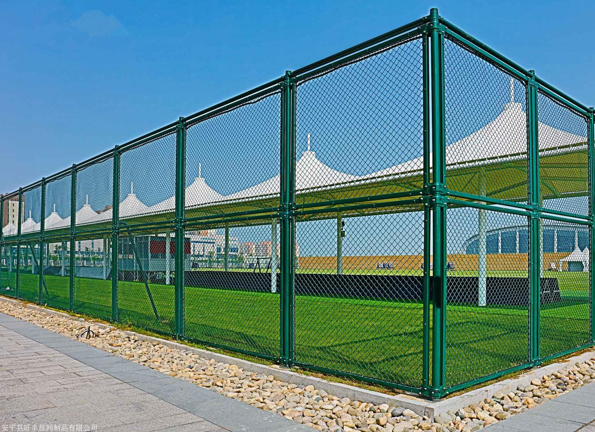 光振廠家@教你如何選擇體育場(chǎng)圍網(wǎng)？